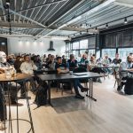 Foto de Matheus Bertelli de Pexels: https://www.pexels.com/photo/attentive-group-during-presentation-18999484/
